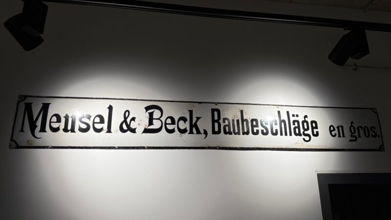 historische Firmenschild Meusel & Beck