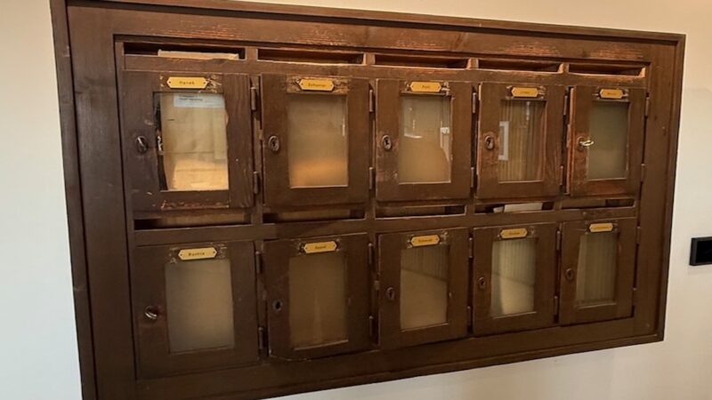 Antiker-Briefkasten von Meusel & Beck aus früheren Zeiten.